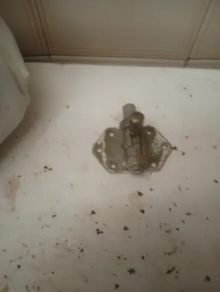 Juego de 2 cerrojos y 3 bisagras