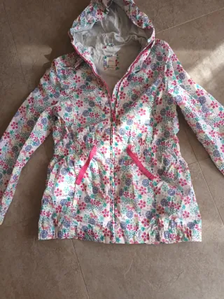Chubasquero niña estampado floral