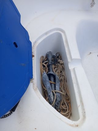 Barca con motor Suzuki y accesorios