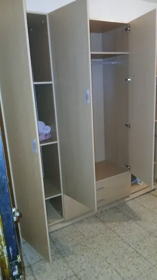 Armario 4 puertas beige madera