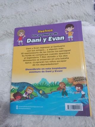 Las aventuras de Dani y Evan 10. Espinosaurio vs. T-Rex