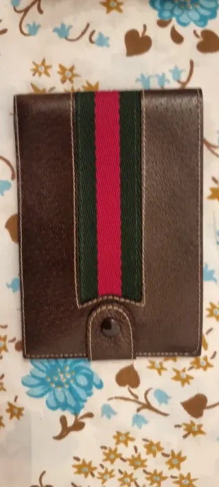 3 Portafogli porta assegni marrone, senape, nero