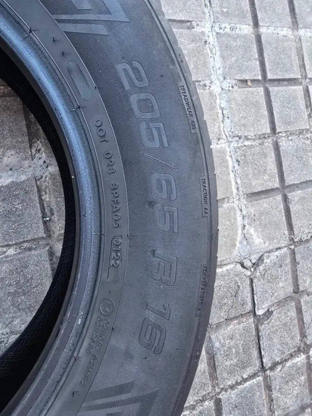Neumáticos Vredestein 205/65 R16 95W