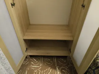 Armario puertas  Ikea madera y plástico transparen