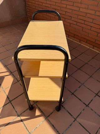 Mueble auxiliar con ruedas