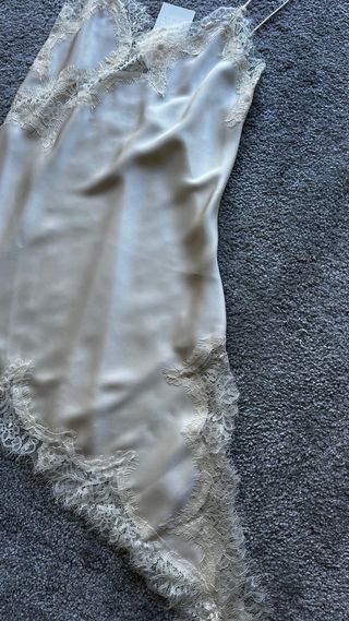 Vestido lencero Zara