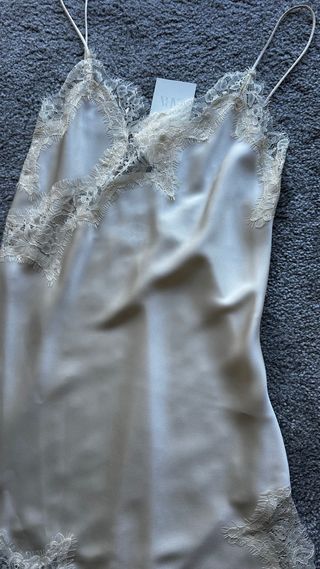 Vestido lencero Zara