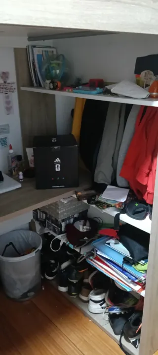 Cama alta con escritorio