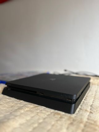 PS4 (PlayStation 4) Negra + 7 Juegos