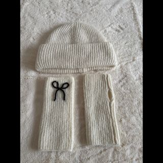 Gorro (talla M) y guantes sin dedos