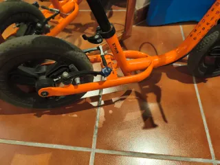 Bicicleta infantil sin pedales naranja