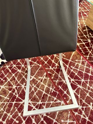 Mesa comedor + 4 sillas se regalan las fundas