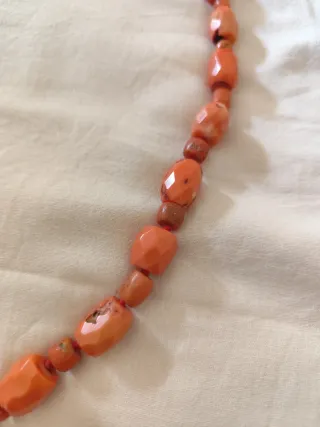 Collana lunga corallo e cornetto