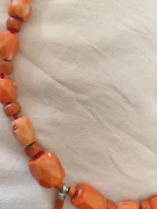 Collana lunga corallo e cornetto