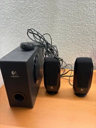 Altavoces Logitech 2.1 S-220 Negros