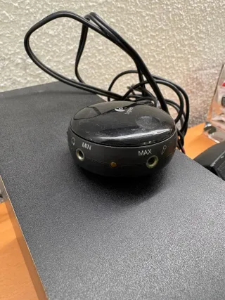 Altavoces Logitech 2.1 S-220 Negros