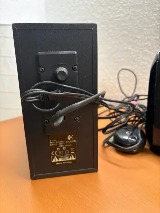 Altavoces Logitech 2.1 S-220 Negros