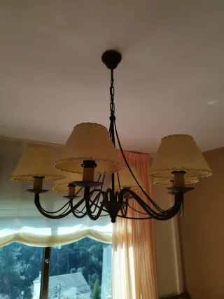 Lámpara de techo con tulipas