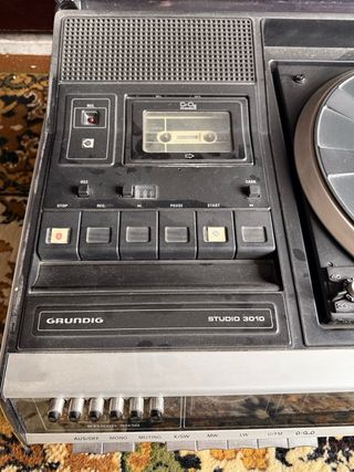 Tocadiscos Grundig Studio 3010 con Cassette