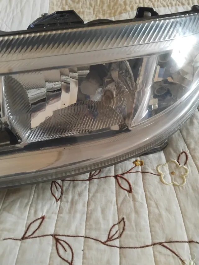 Faro Renault Laguna 2