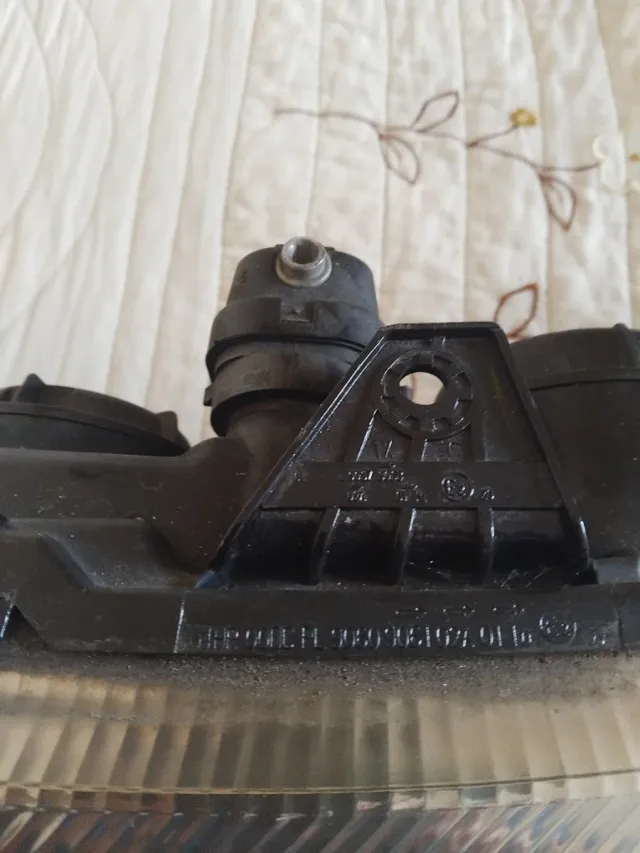 Faro Renault Laguna 2