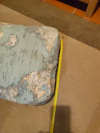 Cojín para perro con mapa del mundo