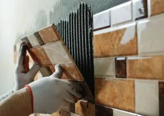 Instalación de azulejos