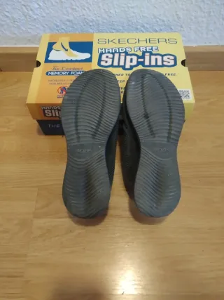 Zapatillas Skechers Bobs Slip-ins Negras