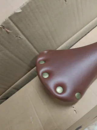 Sillín Velo Marrón Clásico