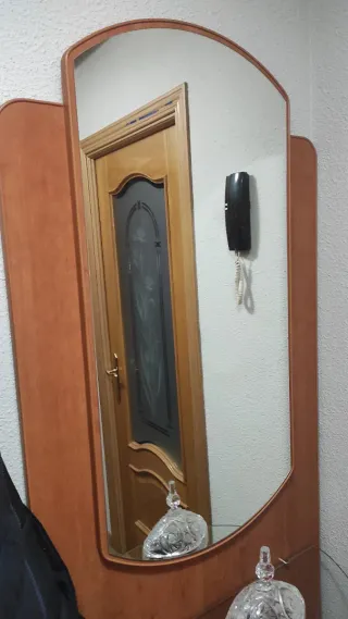 Entradita con espejo y cajones