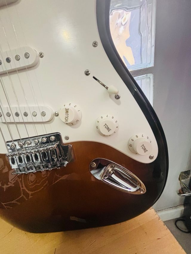 Guitarra Eléctrica Sonora Sunburst