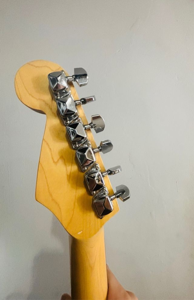 Guitarra Eléctrica Sonora Sunburst