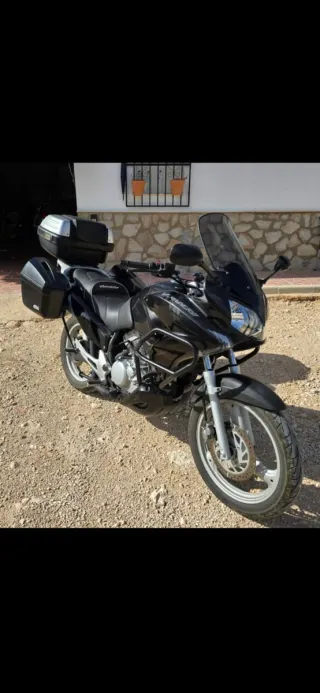 Honda Varadero 125cc + Extras