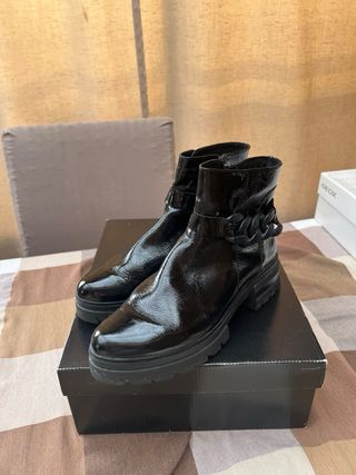 Botines Caprice Negros Charol