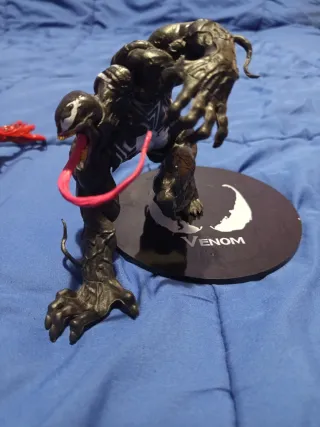 Figuras Marvel Venom y Carnage