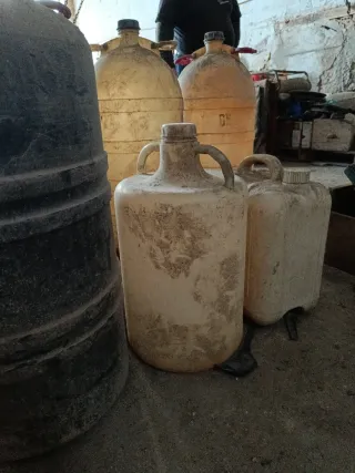 Garrafas de plástico grandes