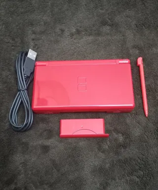 Nintendo DS Lite Roja + Cargador