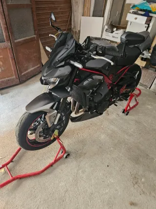 Kawasaki Z900 2025