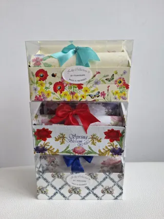 Lote 30 sobres y 60 hojas con diseño floral