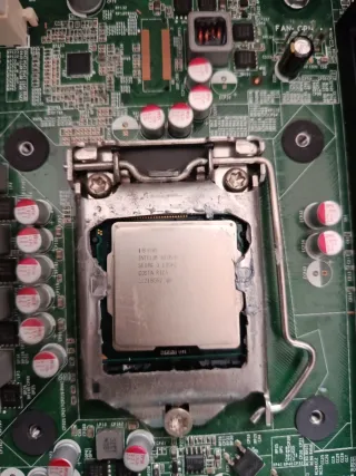 Torre Dell T1600 sin disco duro