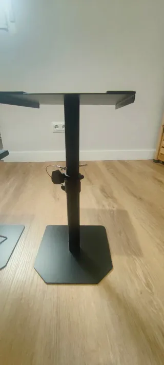 Soportes Mesa Monitores Vonyx SMS-10