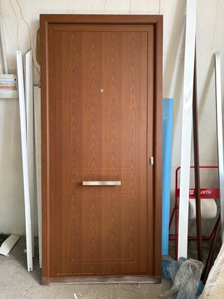 Puerta aluminio imitación madera Medidas 214x97