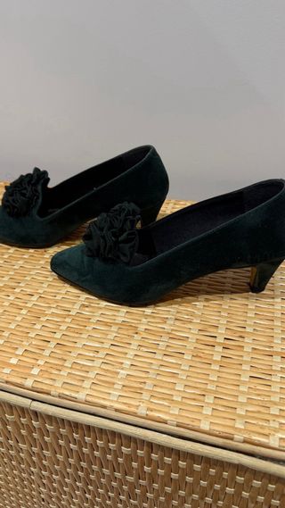 Zapatos Gargui tacón terciopelo verde