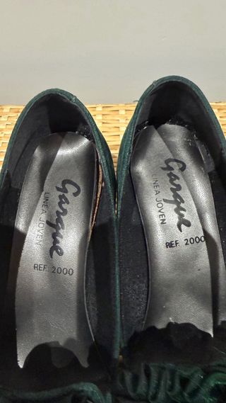 Zapatos Gargui tacón terciopelo verde