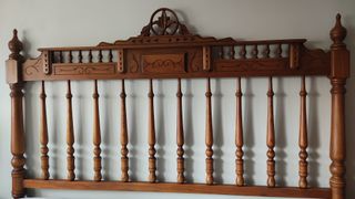 Cabecero rústico madera pino y mesita