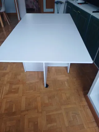 Mesa plegable multiusos blanca