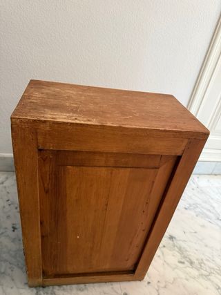 Dos Mesitas de Noche Escalonadas de Madera Maciza