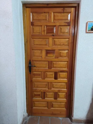 Puerta madera maciza cuarterones 81,8x201,8