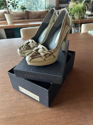 Exclusivos Pura López Tacones Beige/Oro Talla 37.5