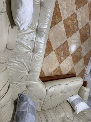 Rinconera de piel beige como nueva